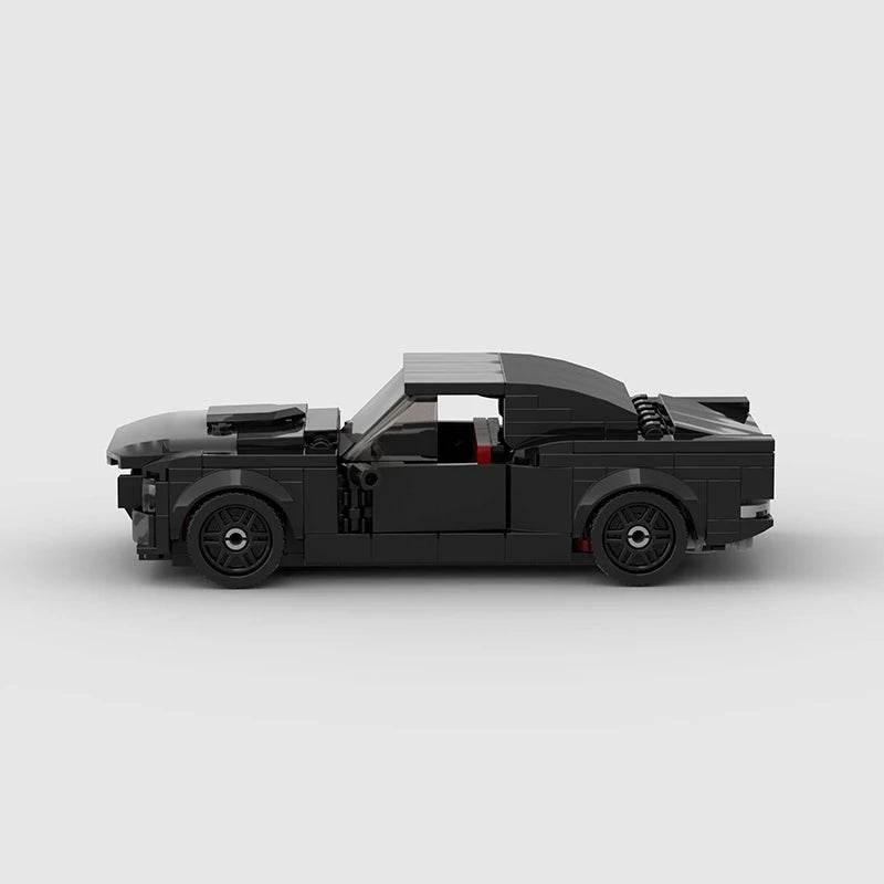 Ford Mustang Fastback - Vox Megastore