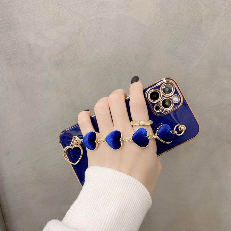 iPhone Case With Heart Wrist Bracelet - Vox Megastore